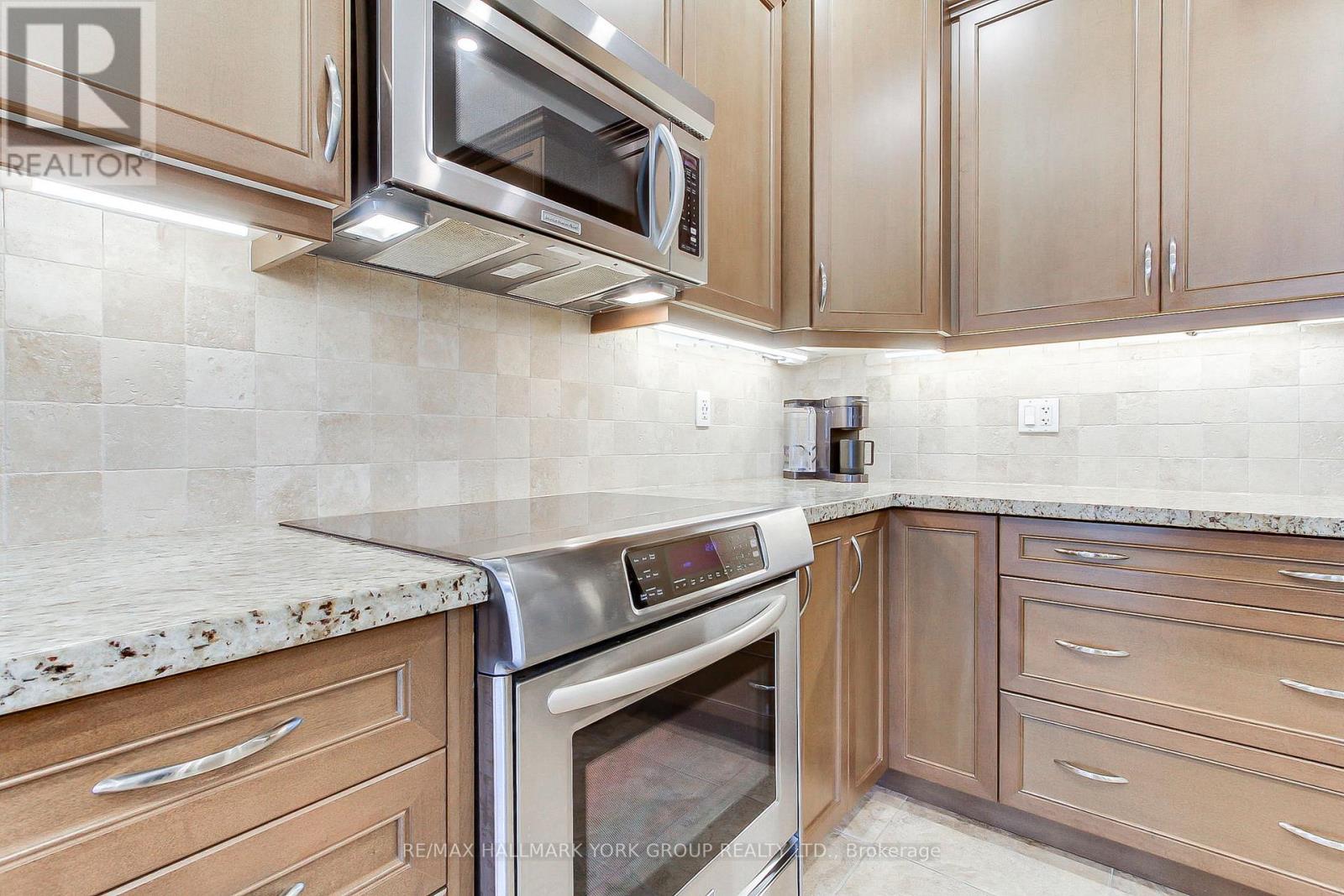 1078 Bob Scott Court, Newmarket, Ontario  L3X 3L7 - Photo 12 - N13559886