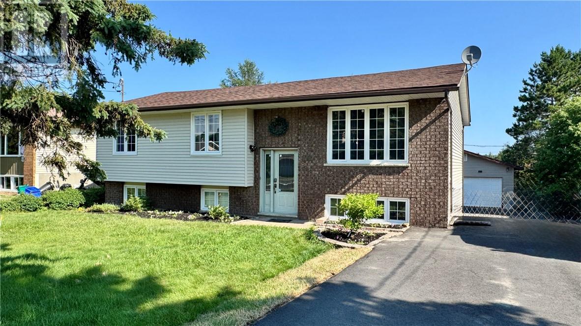118 Hillcrest Drive, Lively, Ontario  P3Y 1A3 - Photo 1 - 2129168