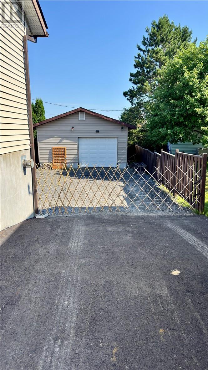 118 Hillcrest Drive, Lively, Ontario  P3Y 1A3 - Photo 2 - 2129168