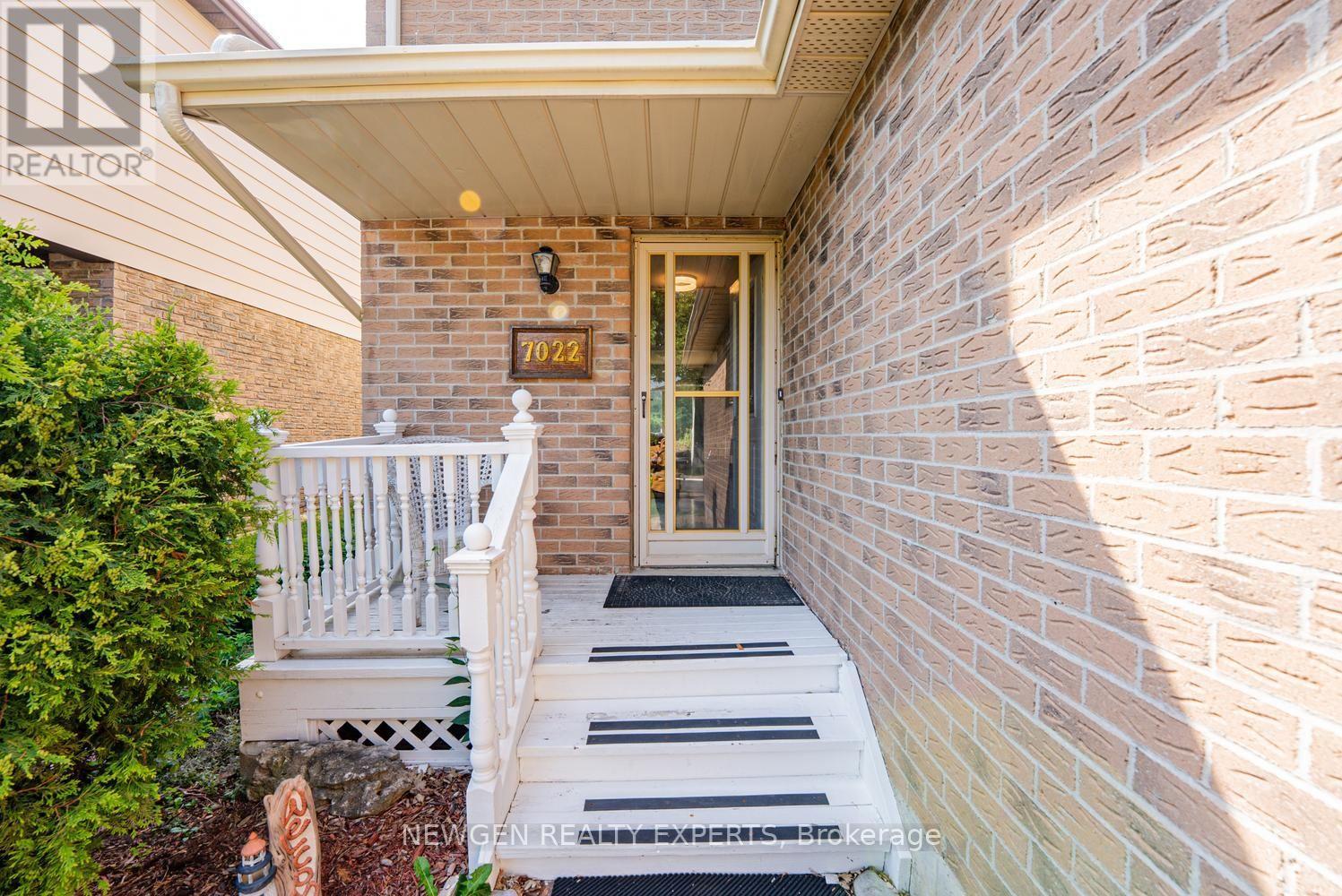 7022 Cordingley Crescent, Mississauga, Ontario  L5N 4Z5 - Photo 3 - W13559880