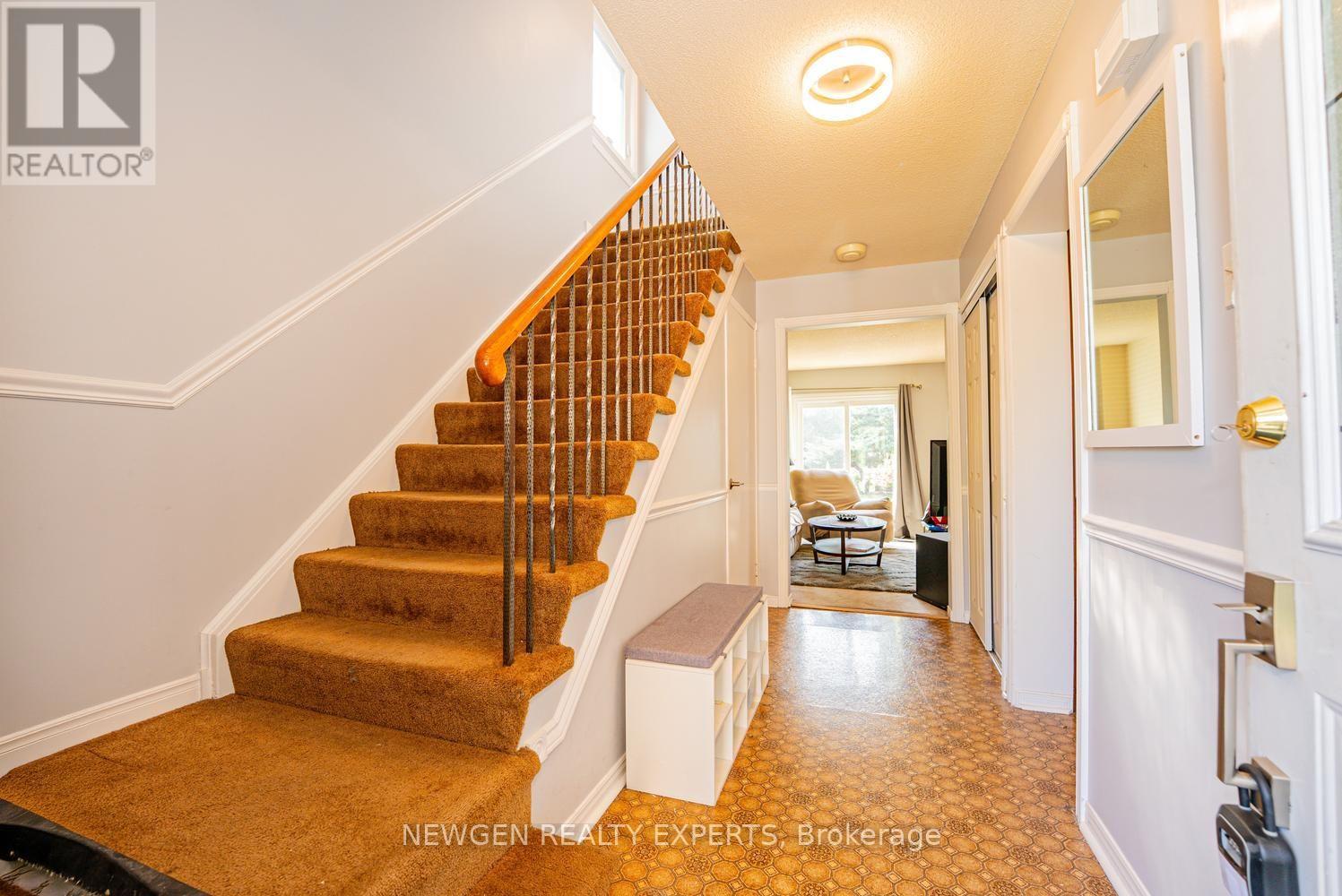 7022 Cordingley Crescent, Mississauga, Ontario  L5N 4Z5 - Photo 4 - W13559880