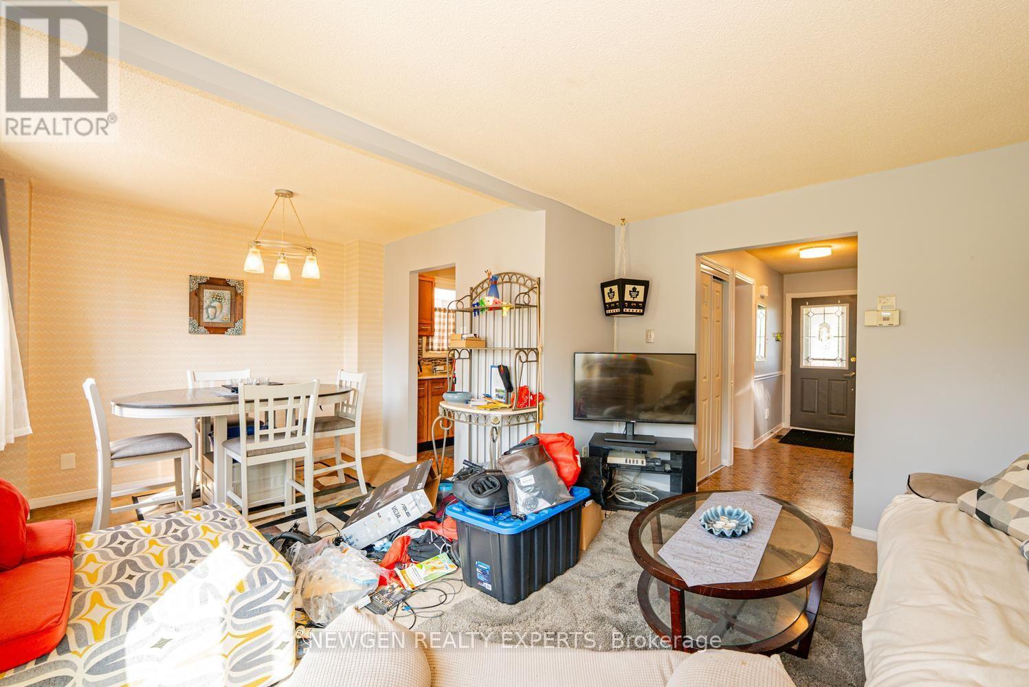 7022 Cordingley Crescent, Mississauga, Ontario  L5N 4Z5 - Photo 7 - W13559880