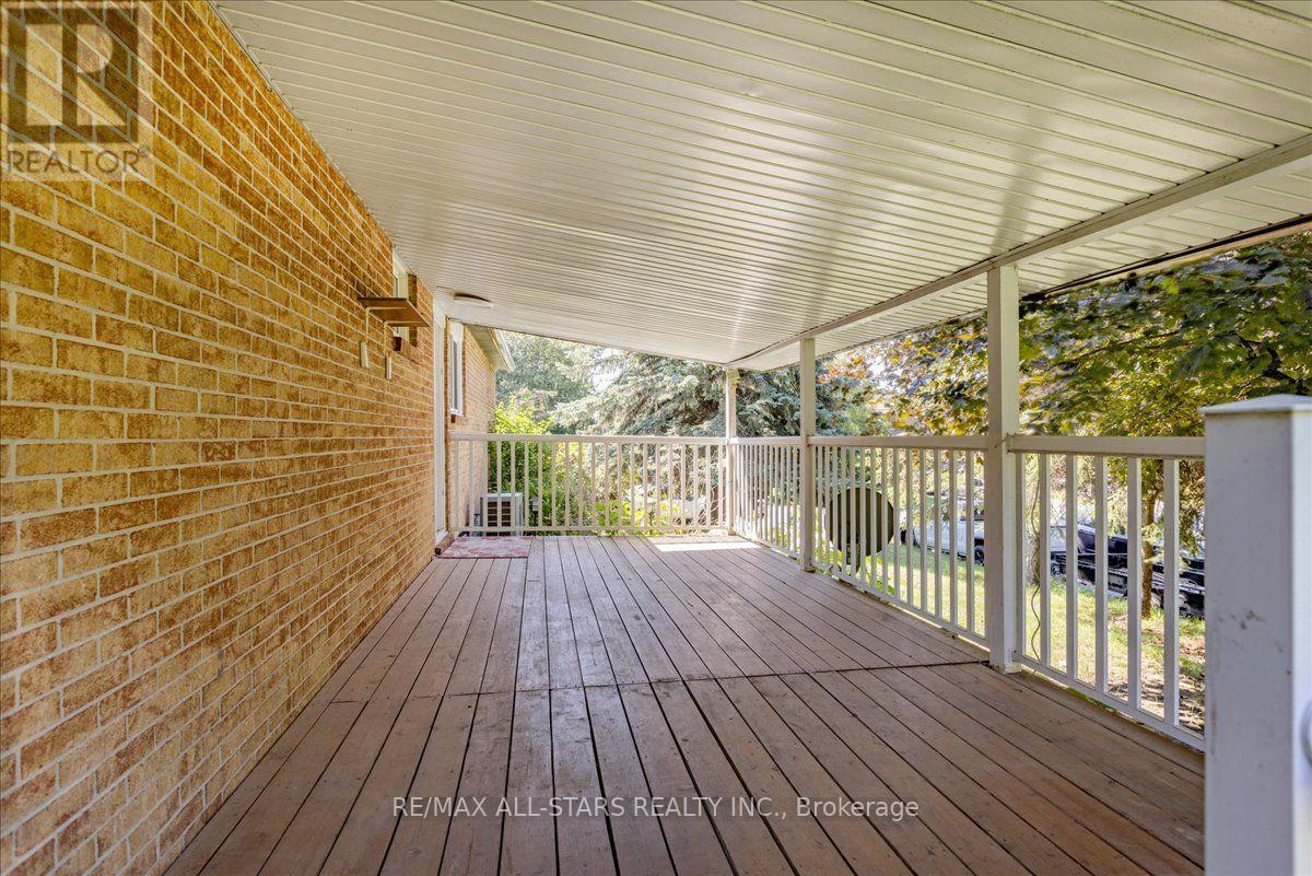 142 Parkview Road, Georgina, Ontario L4P 2J7 - Photo 3 - N13551142