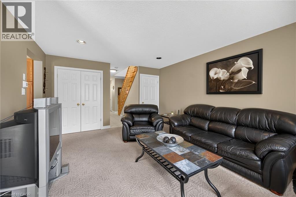 10 Morgante Court, Hamilton, Ontario  L9B 2W9 - Photo 13 - 40847451