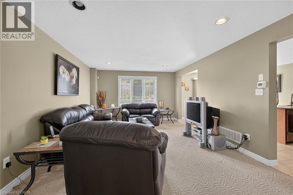 10 Morgante Court, Hamilton, Ontario  L9B 2W9 - Photo 9 - 40847451