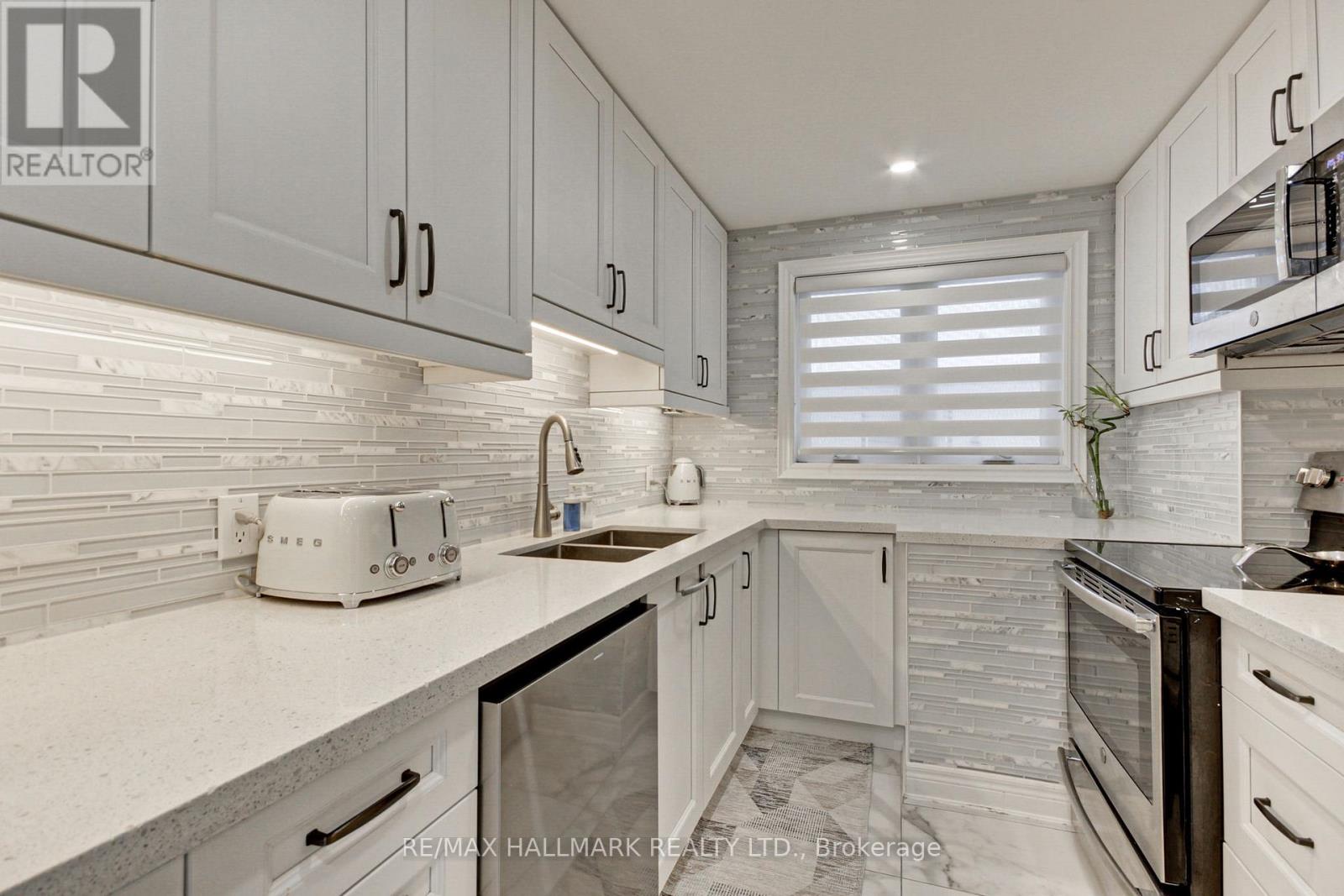13 Patrick Drive, Aurora, Ontario  L4G 2A6 - Photo 21 - N13555346