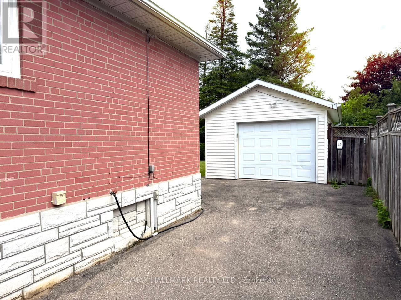 13 Patrick Drive, Aurora, Ontario  L4G 2A6 - Photo 5 - N13555346