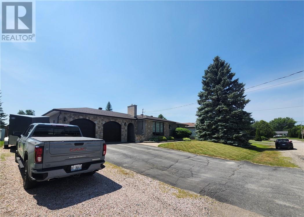 43 Ontario Street, Chelmsford, Ontario  P0M 1L0 - Photo 4 - 2129190