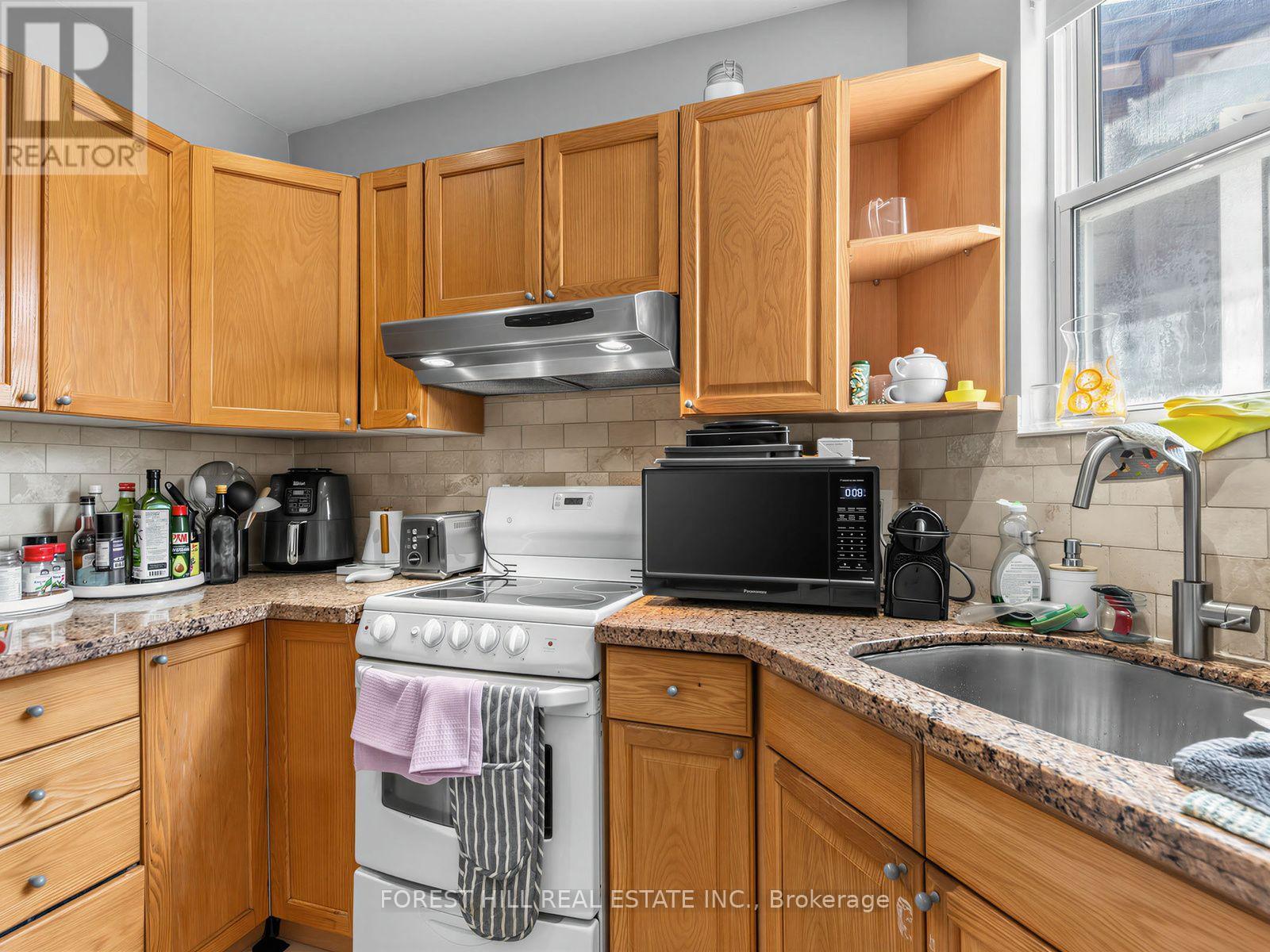2 - 12 Salem Avenue, Toronto, Ontario  M6H 3C1 - Photo 15 - W13540028