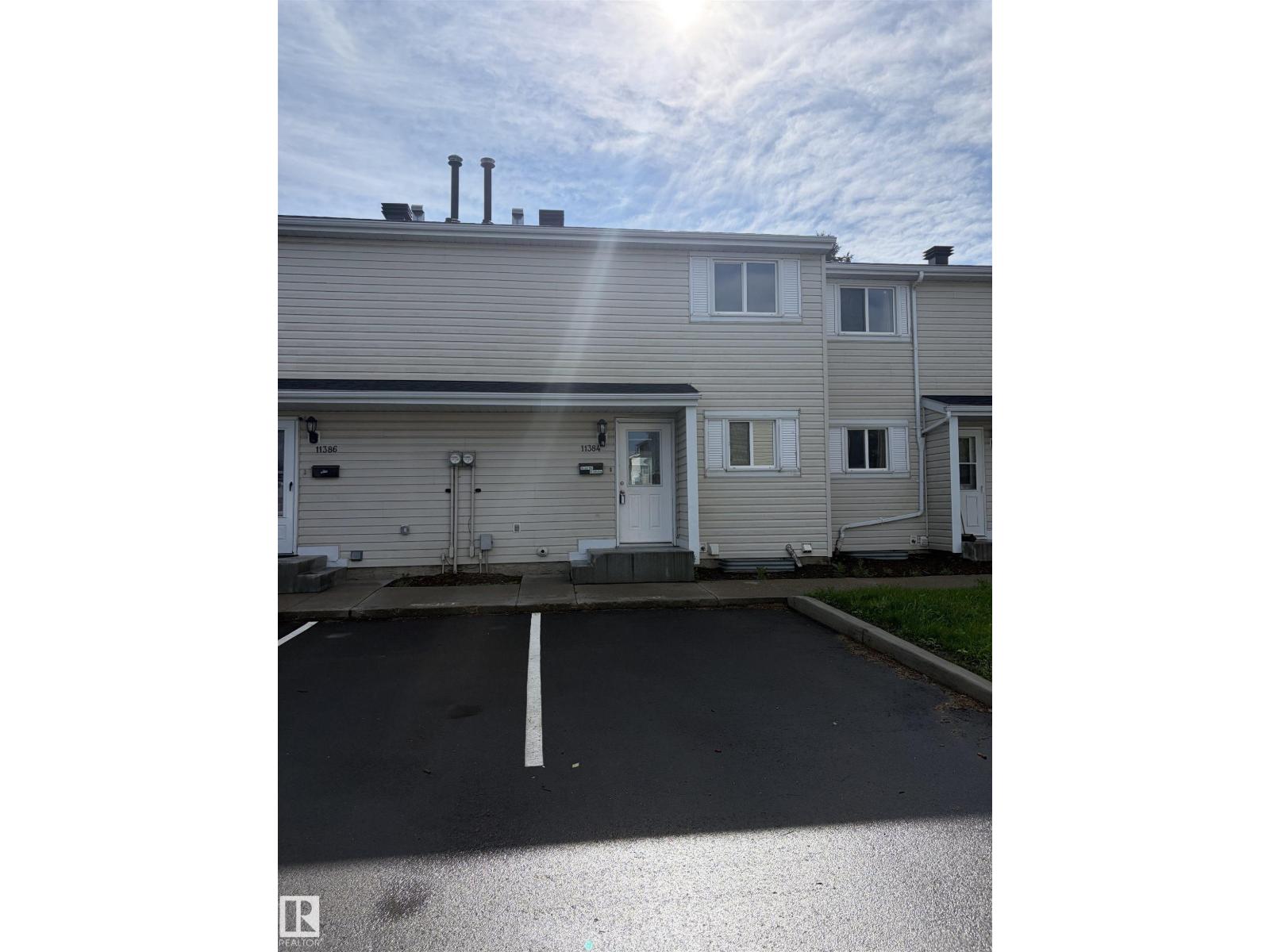 11384 139 AV NW, Edmonton, Alberta