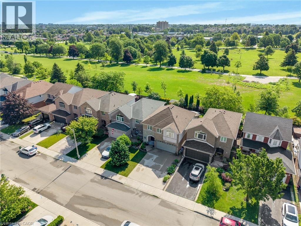 409 Jacqueline Boulevard, Hamilton, Ontario  L9B 2T4 - Photo 2 - 40845277