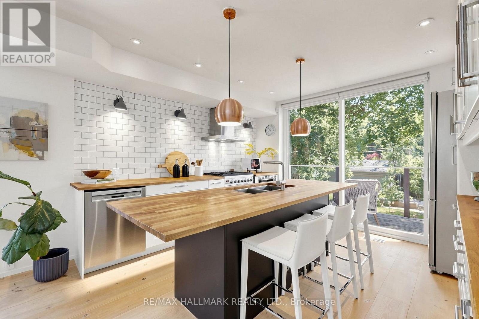 17 INGHAM AVENUE, Toronto (North Riverdale)