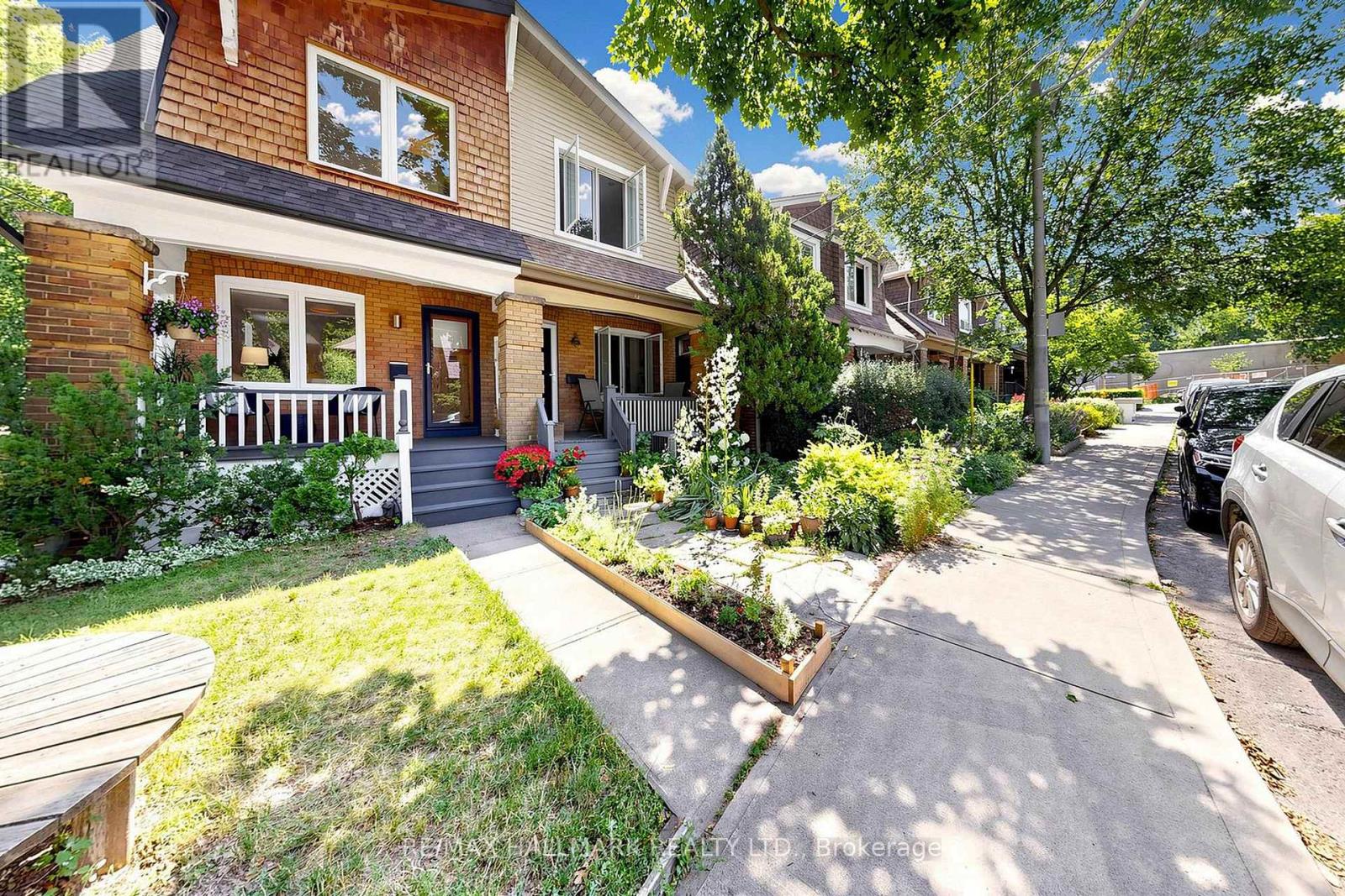 17 Ingham Avenue, Toronto, Ontario  M4K 2W4 - Photo 2 - E13560076