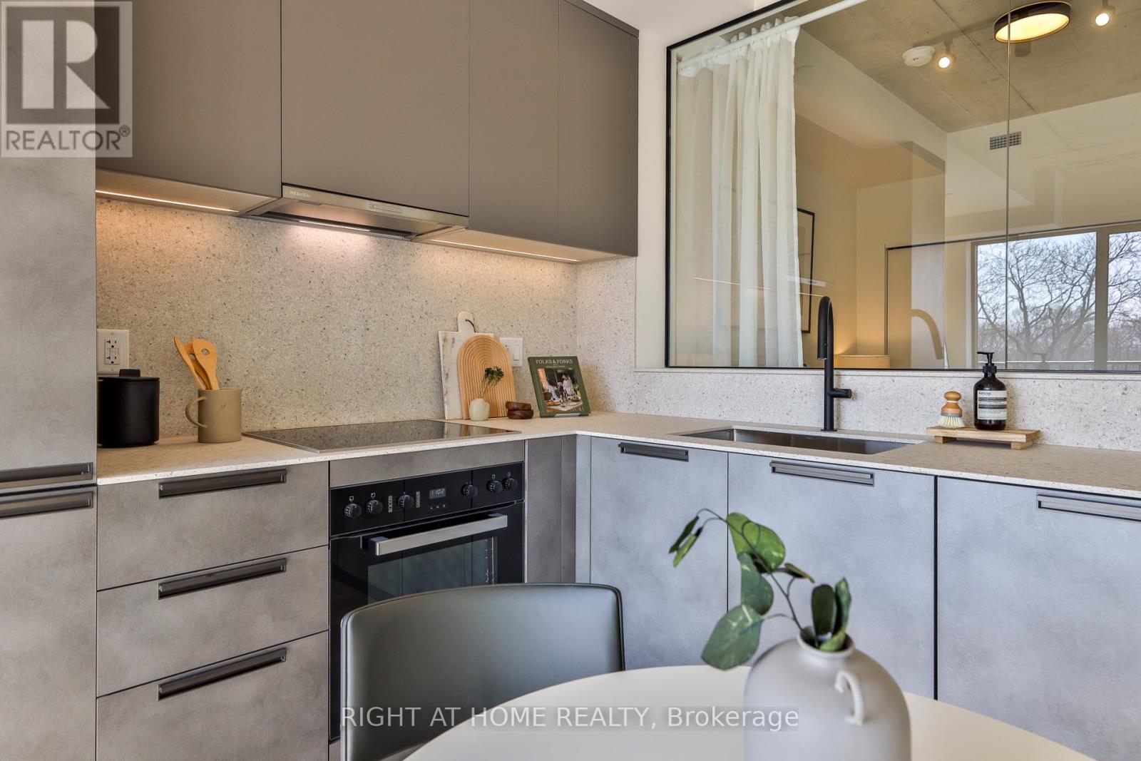 205 - 761 Queen Street E, Toronto, Ontario  M4M 1H3 - Photo 10 - E13560082