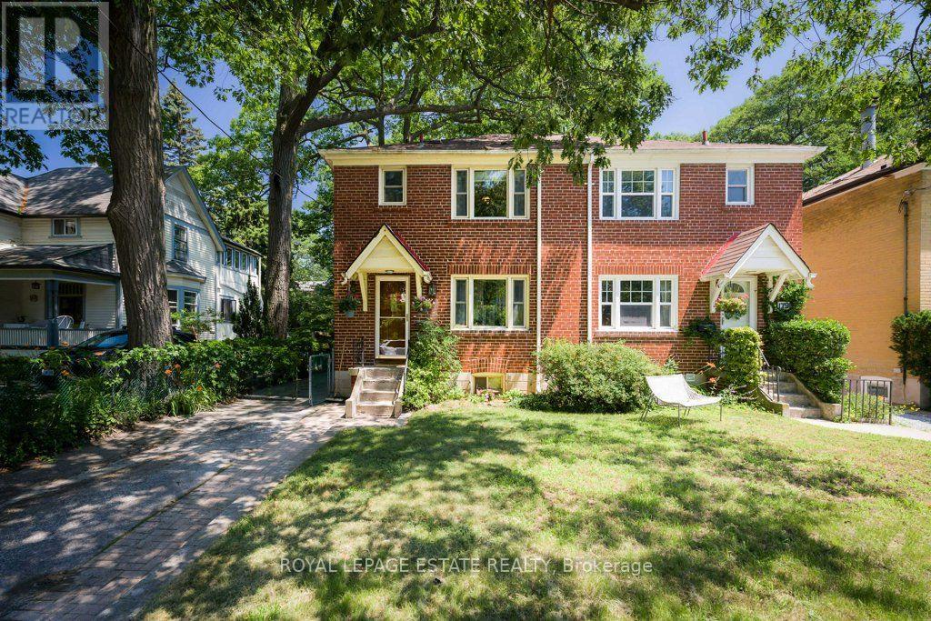 <div class="slider-price">$1,029,000</div><p>181 Silver Birch Avenue, Toronto, Ontario</p>