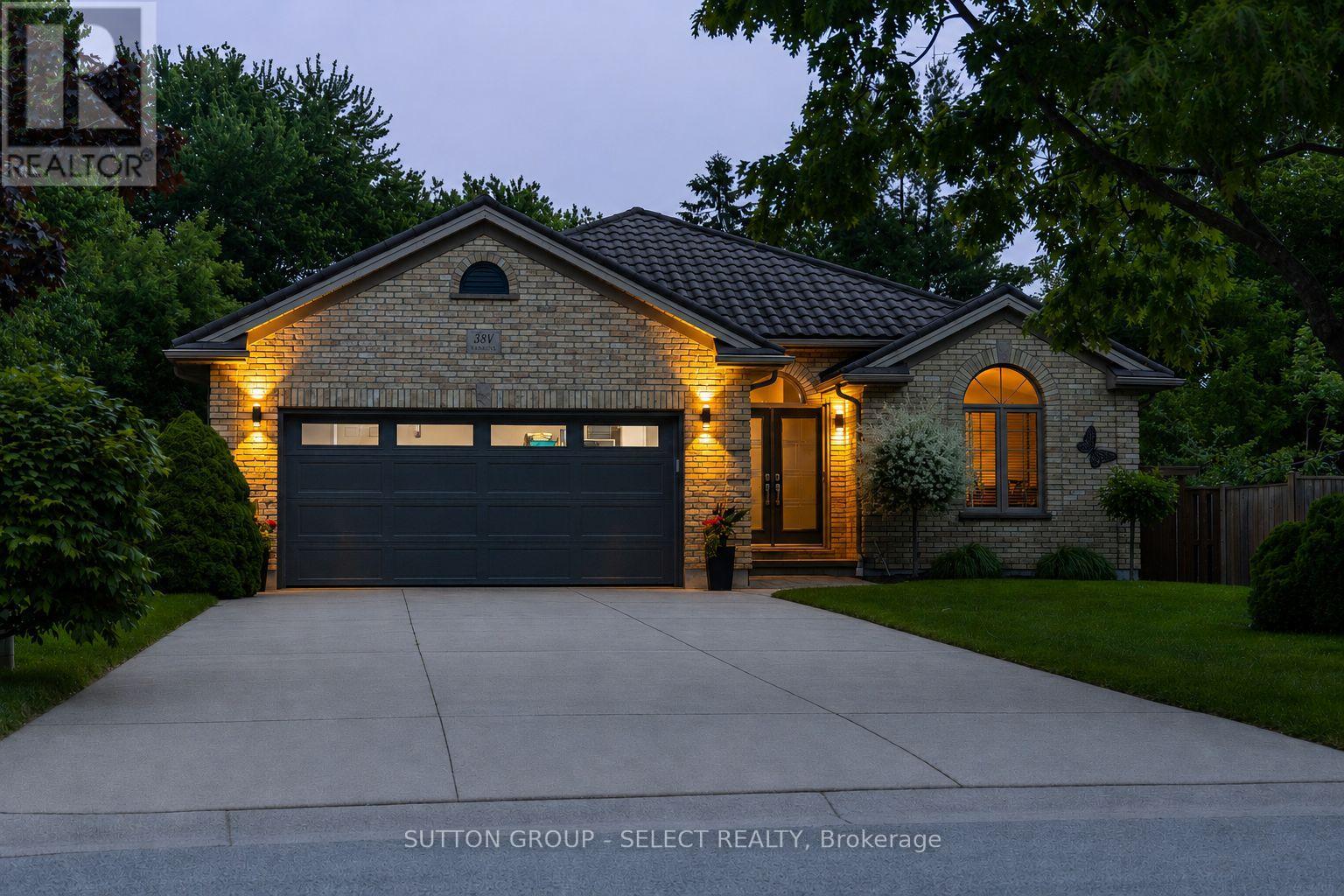 581 Inverness Avenue, London North, Ontario  N6H 5R3 - Photo 2 - X13560018