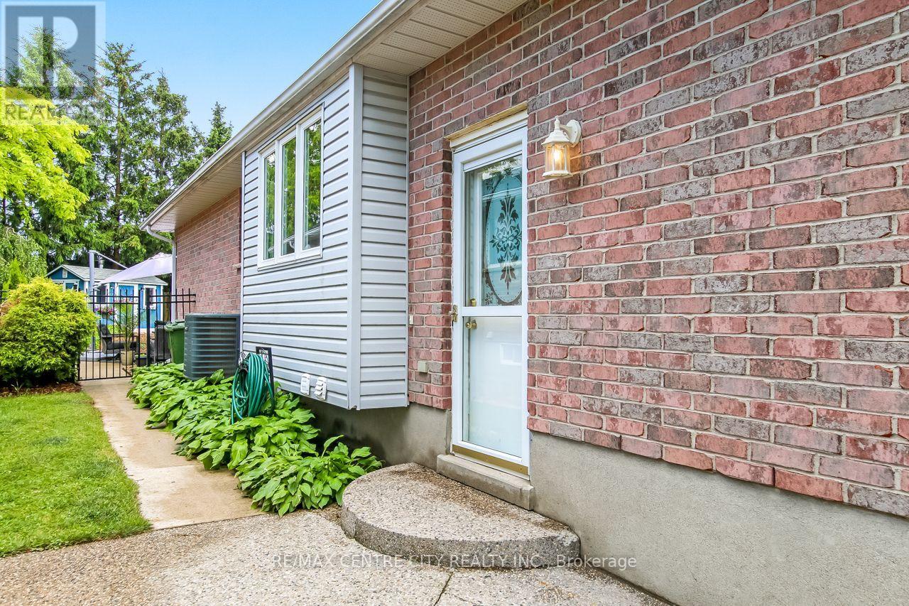 96 Carrie Crescent, St. Thomas, Ontario  N5R 6C2 - Photo 16 - X13560108
