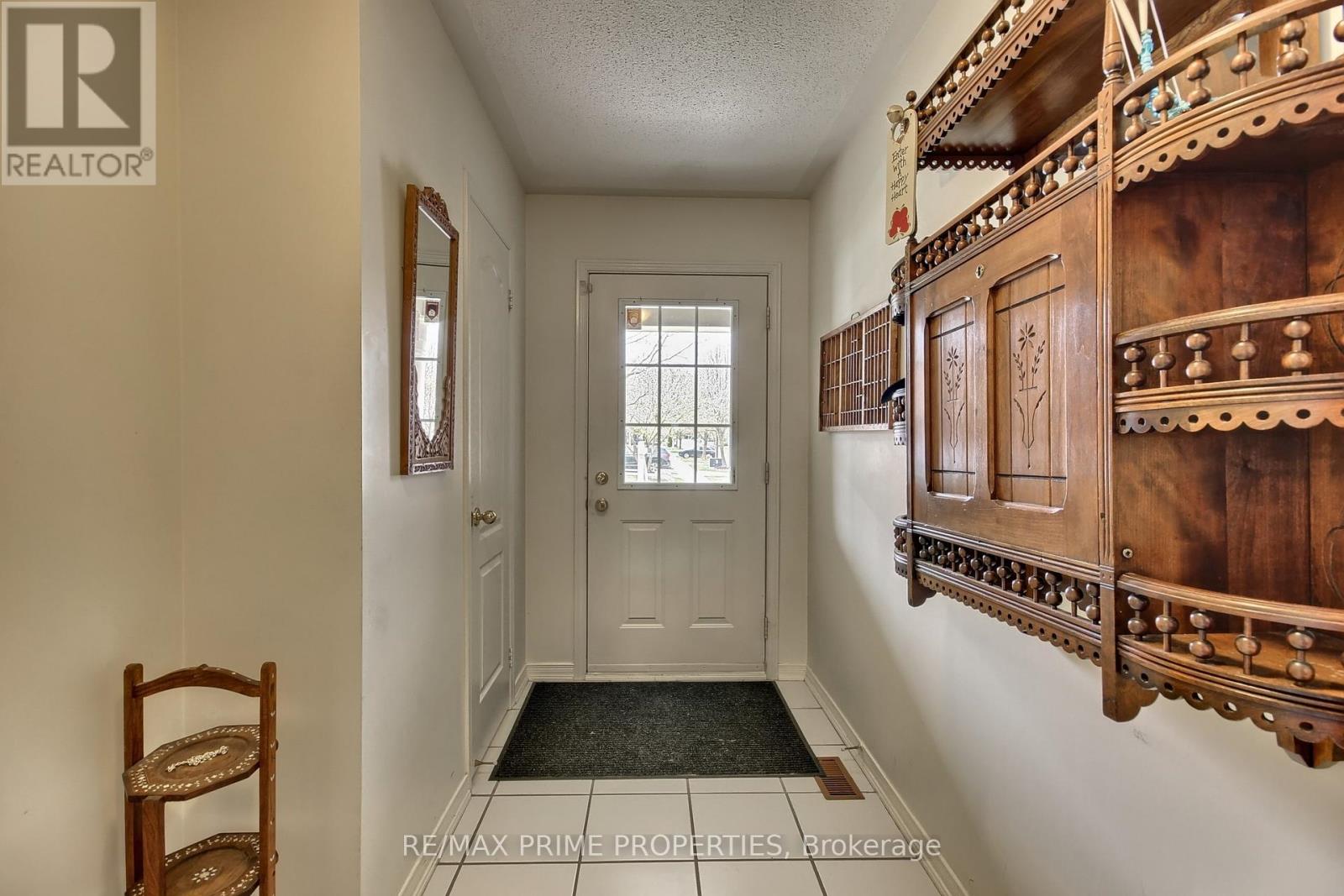39 Laurendale Avenue, Georgina, Ontario  L4P 4A8 - Photo 23 - N13560050