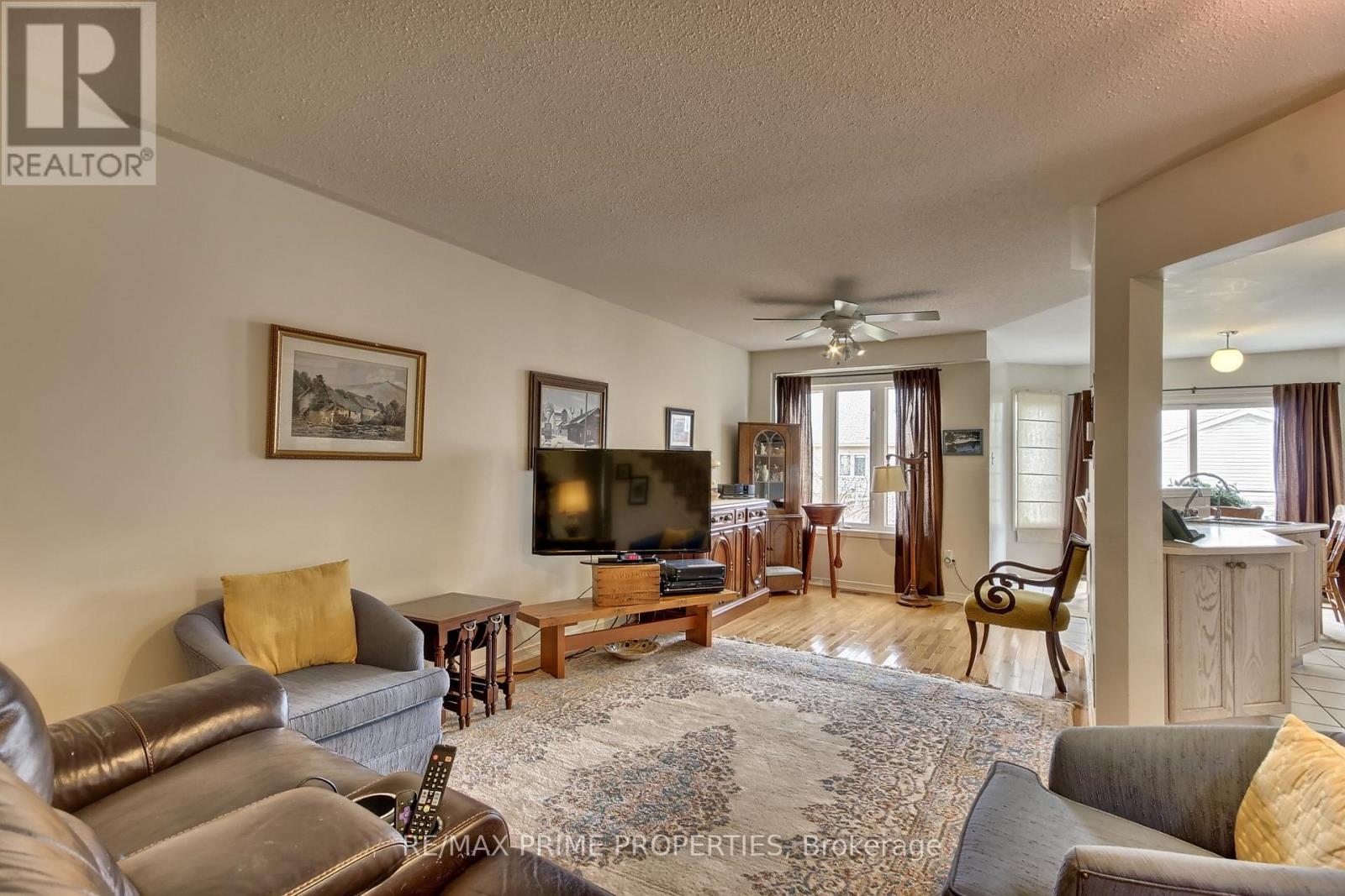 39 Laurendale Avenue, Georgina, Ontario  L4P 4A8 - Photo 26 - N13560050