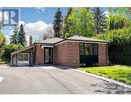 11 JOHNSON ROAD, Aurora, Ontario