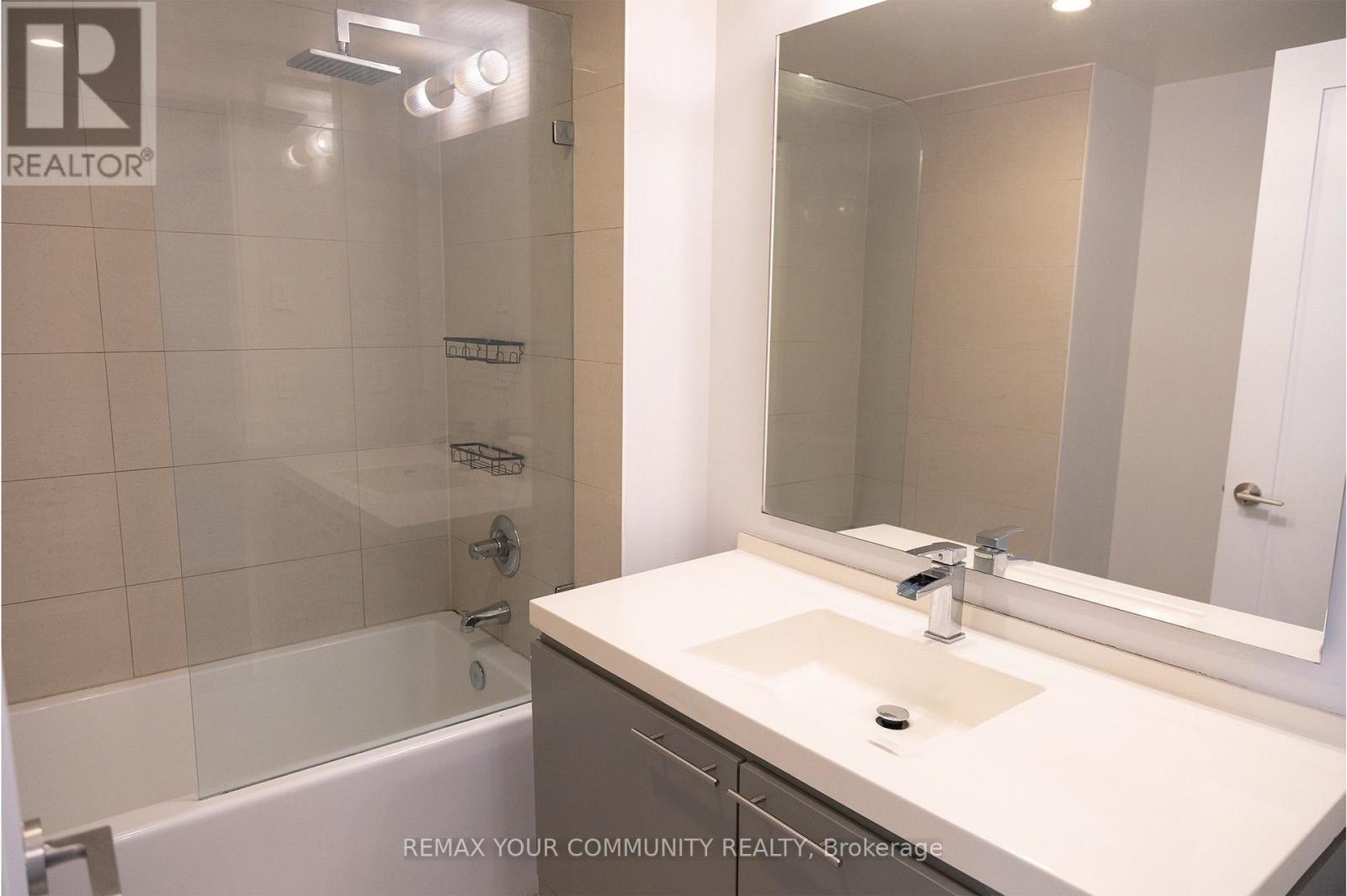 1911 - 70 Roehampton Avenue N, Toronto, Ontario M4P 1R2 - Photo 9 - C13558884