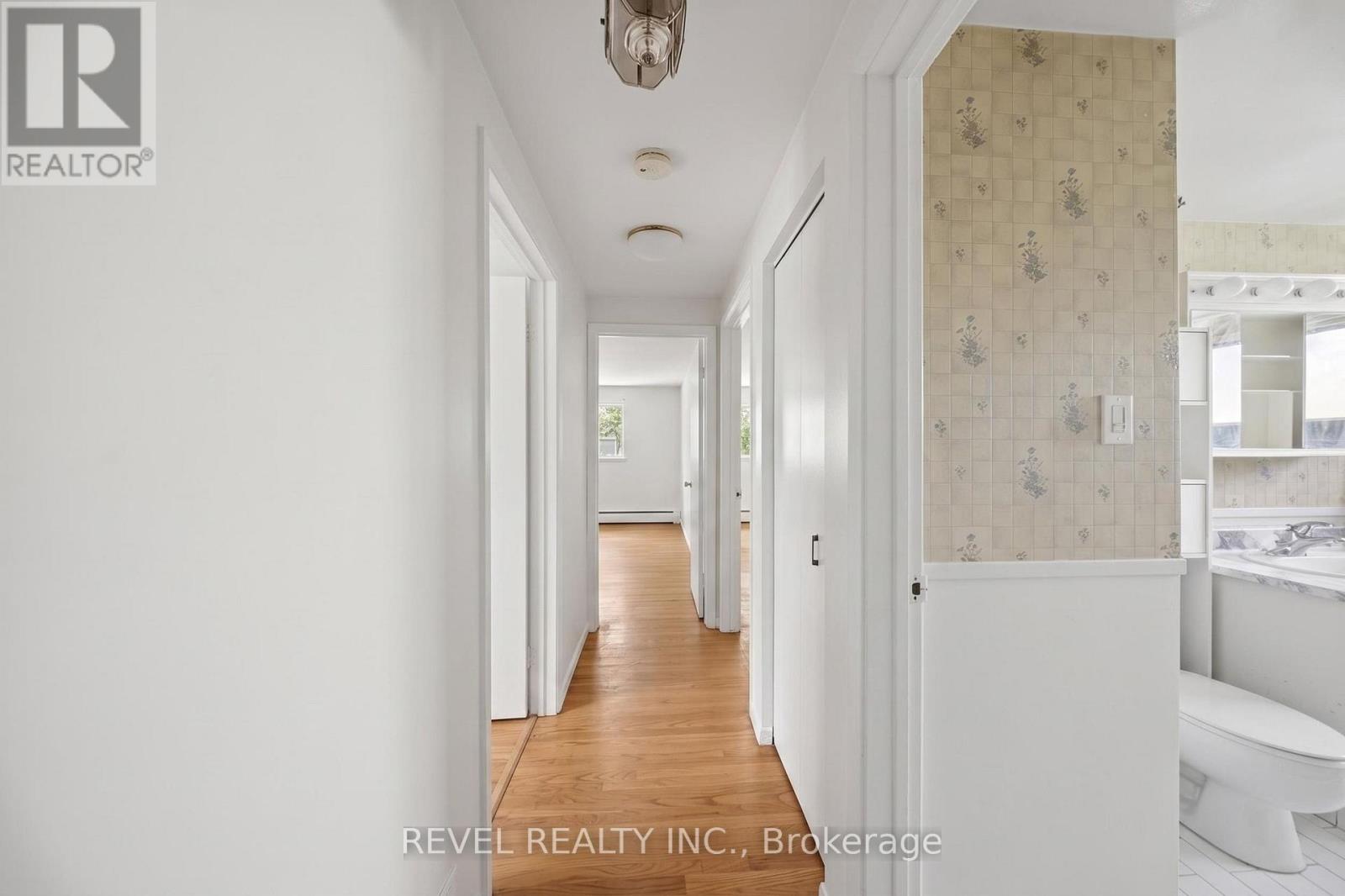 9 Deloraine Drive, Brampton, Ontario  L6T 1T5 - Photo 13 - W13560004