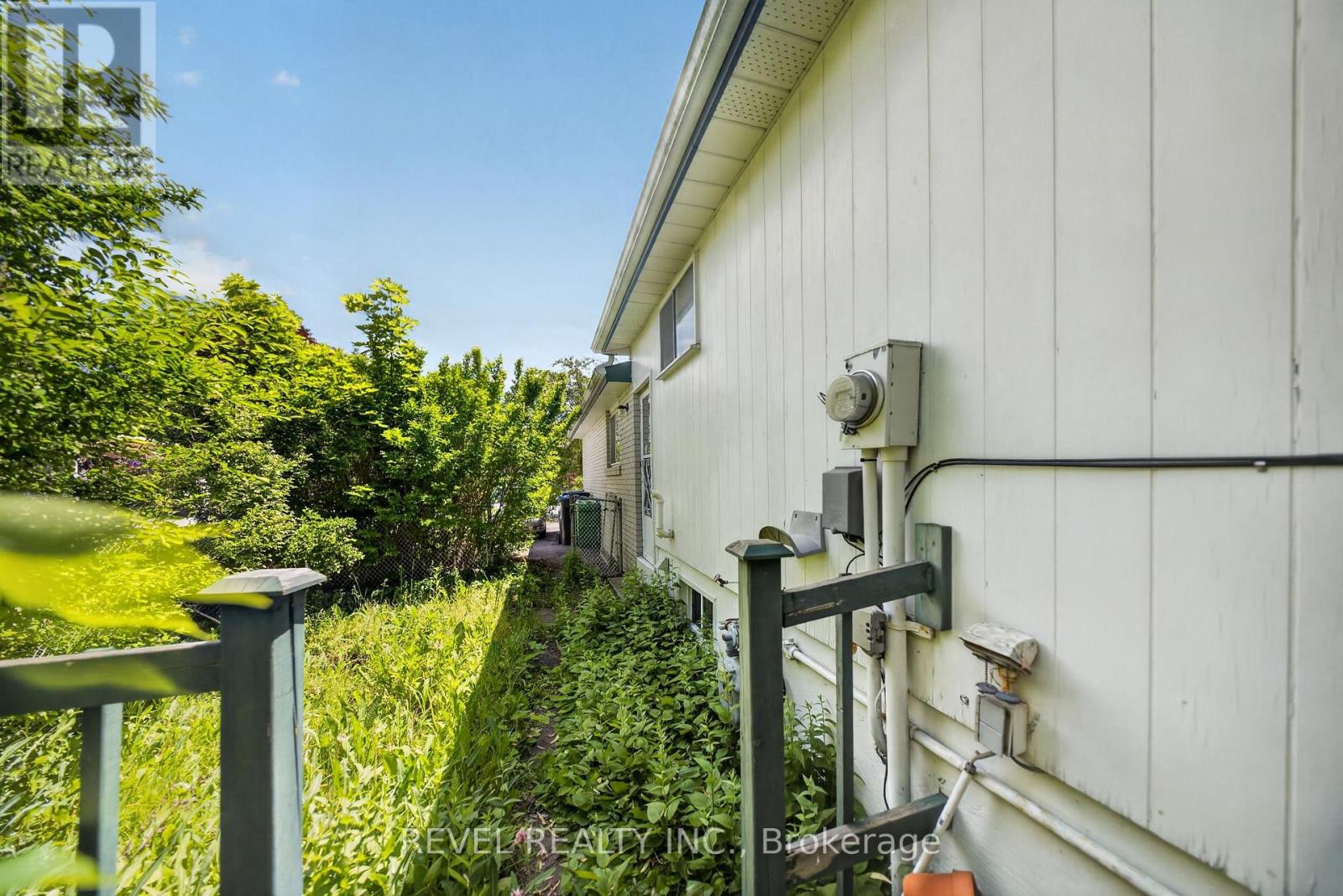9 Deloraine Drive, Brampton, Ontario  L6T 1T5 - Photo 22 - W13560004