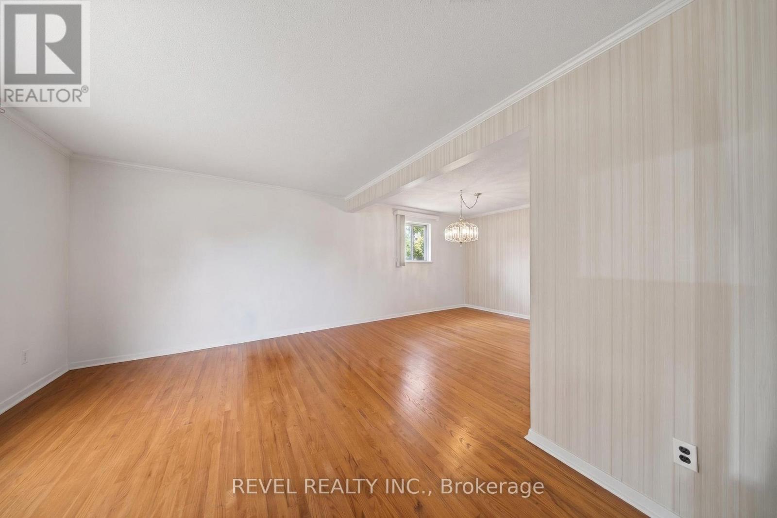 9 Deloraine Drive, Brampton, Ontario  L6T 1T5 - Photo 5 - W13560004
