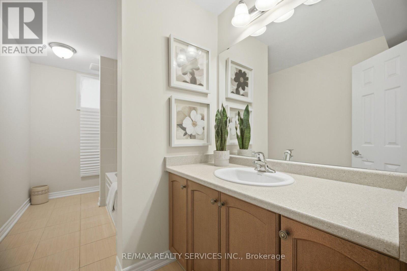 164 Bonnieglen Farm Boulevard, Caledon, Ontario  L7C 4B9 - Photo 24 - W13560064