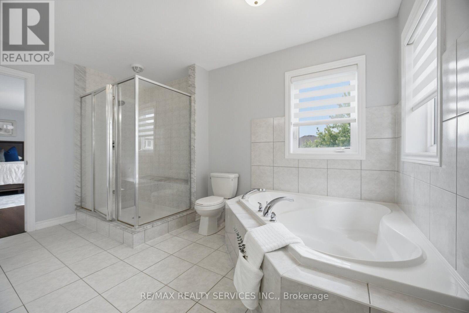 164 Bonnieglen Farm Boulevard, Caledon, Ontario  L7C 4B9 - Photo 32 - W13560064