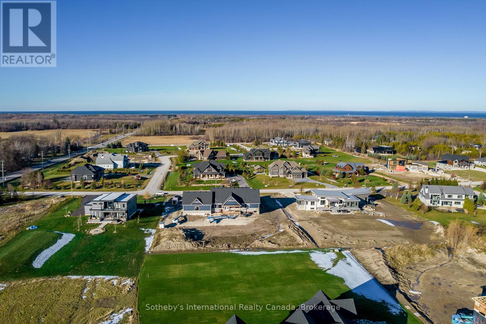 19 Raintree Court, Clearview, Ontario  L9Y 0K2 - Photo 8 - S13560300