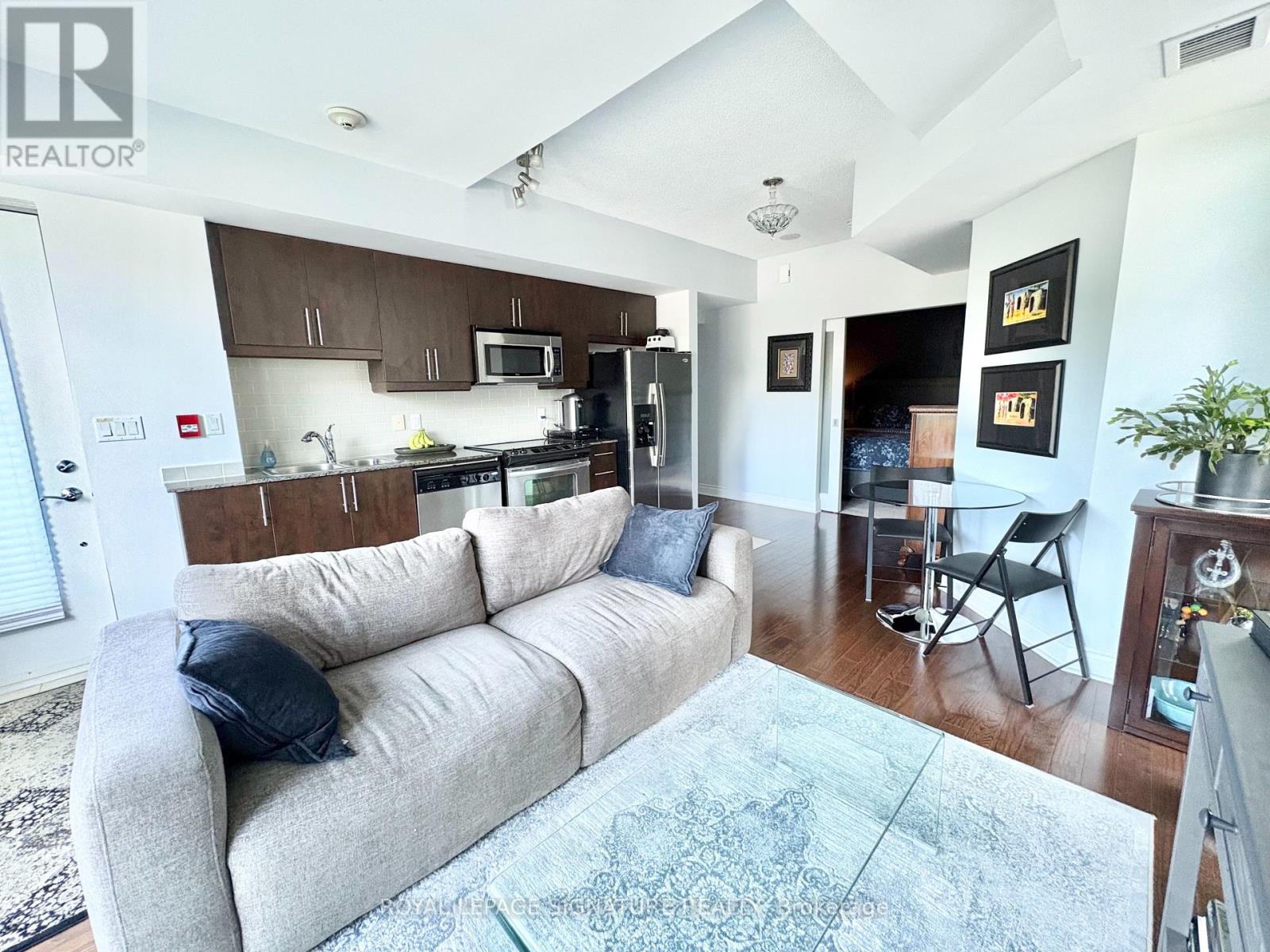 211 - 31 Olive Avenue, Toronto, Ontario M2N 4N4 - Photo 2 - C13560168
