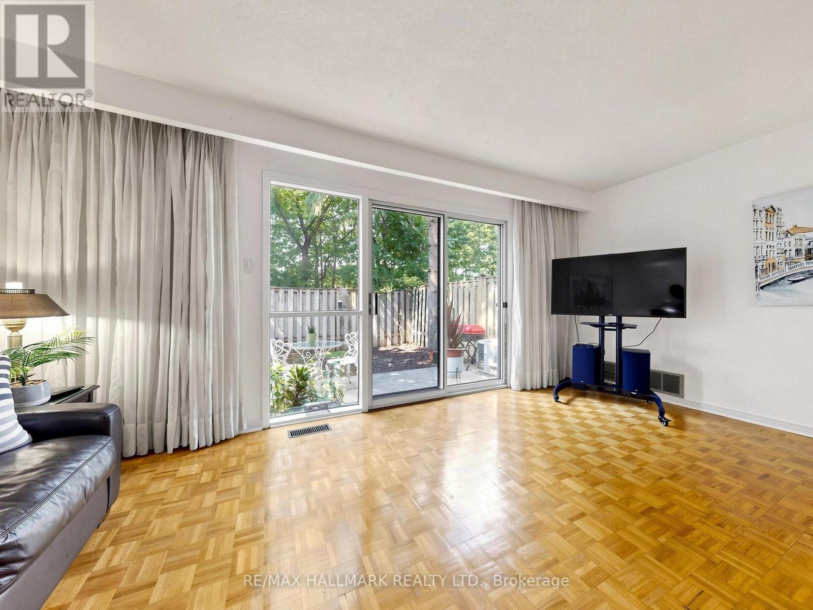 80 Song Meadoway, Toronto, Ontario M2H 2T7 - Photo 3 - C13560194