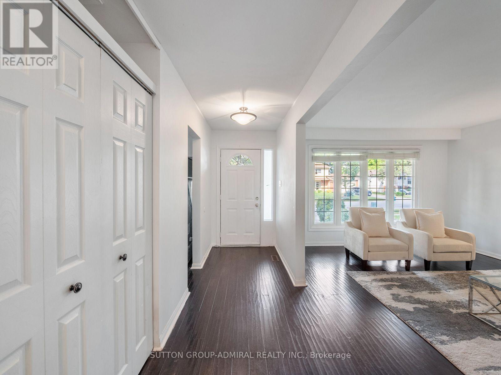 52 Sir Bedevere Place, Markham, Ontario  L3P 2W4 - Photo 4 - N13560184
