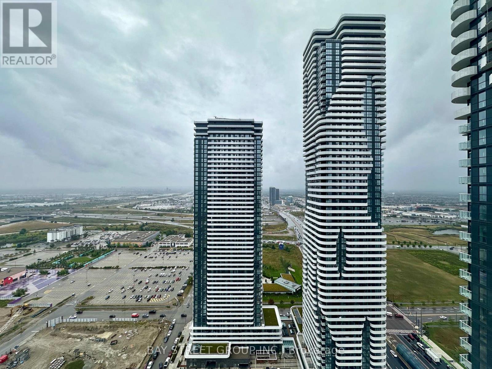 4102 - 28 INTERCHANGE WAY, Vaughan (Vaughan Corporate Centre)