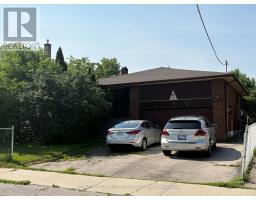 40 MACDONALD STREET, Toronto, Ontario