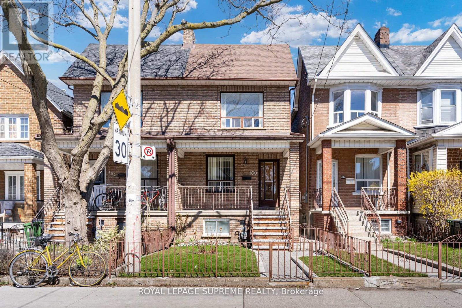 MAIN &amp; LOWER - 160 SHANLY STREET, Toronto (Dovercourt-Wallace Emerson-Junction)