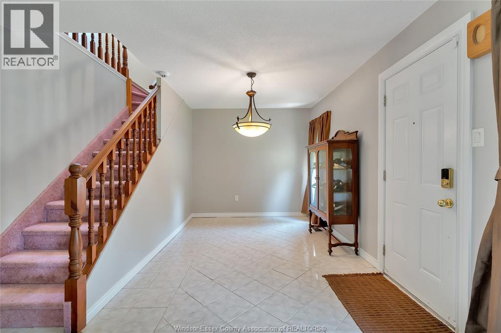 3612 Girardot, Windsor, Ontario  N9C 1W5 - Photo 6 - 26016776