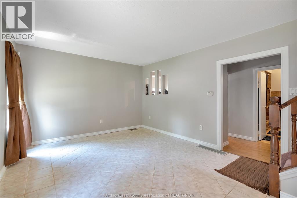 3612 Girardot, Windsor, Ontario  N9C 1W5 - Photo 7 - 26016776
