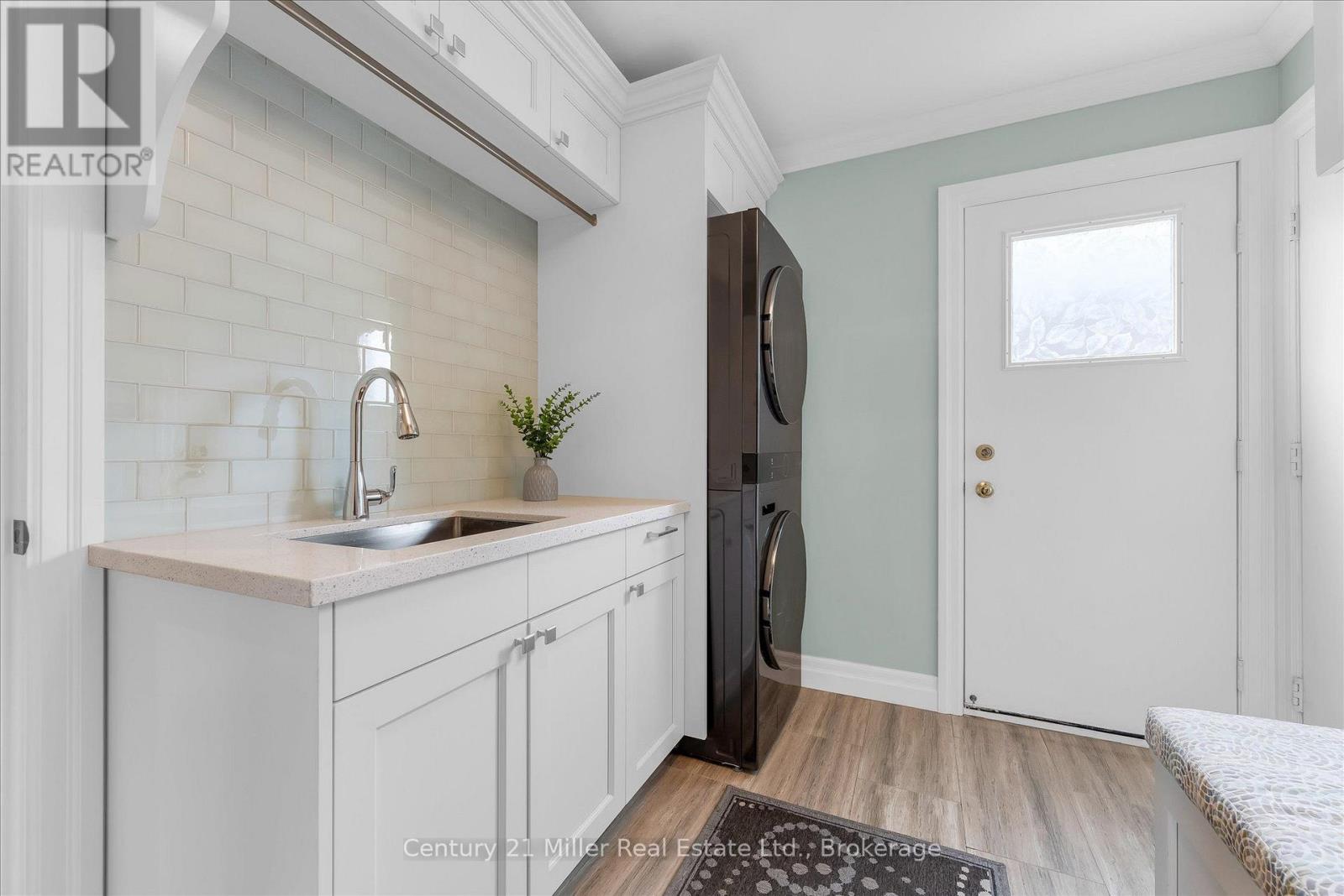 1539 Bayshire Drive, Oakville, Ontario  L6H 6E5 - Photo 19 - W13560744