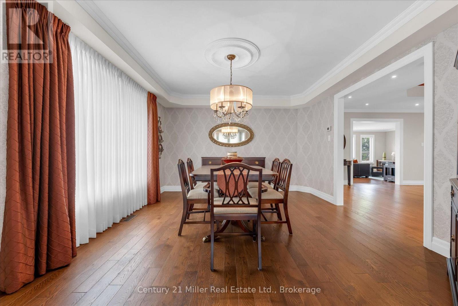 1539 Bayshire Drive, Oakville, Ontario  L6H 6E5 - Photo 8 - W13560744