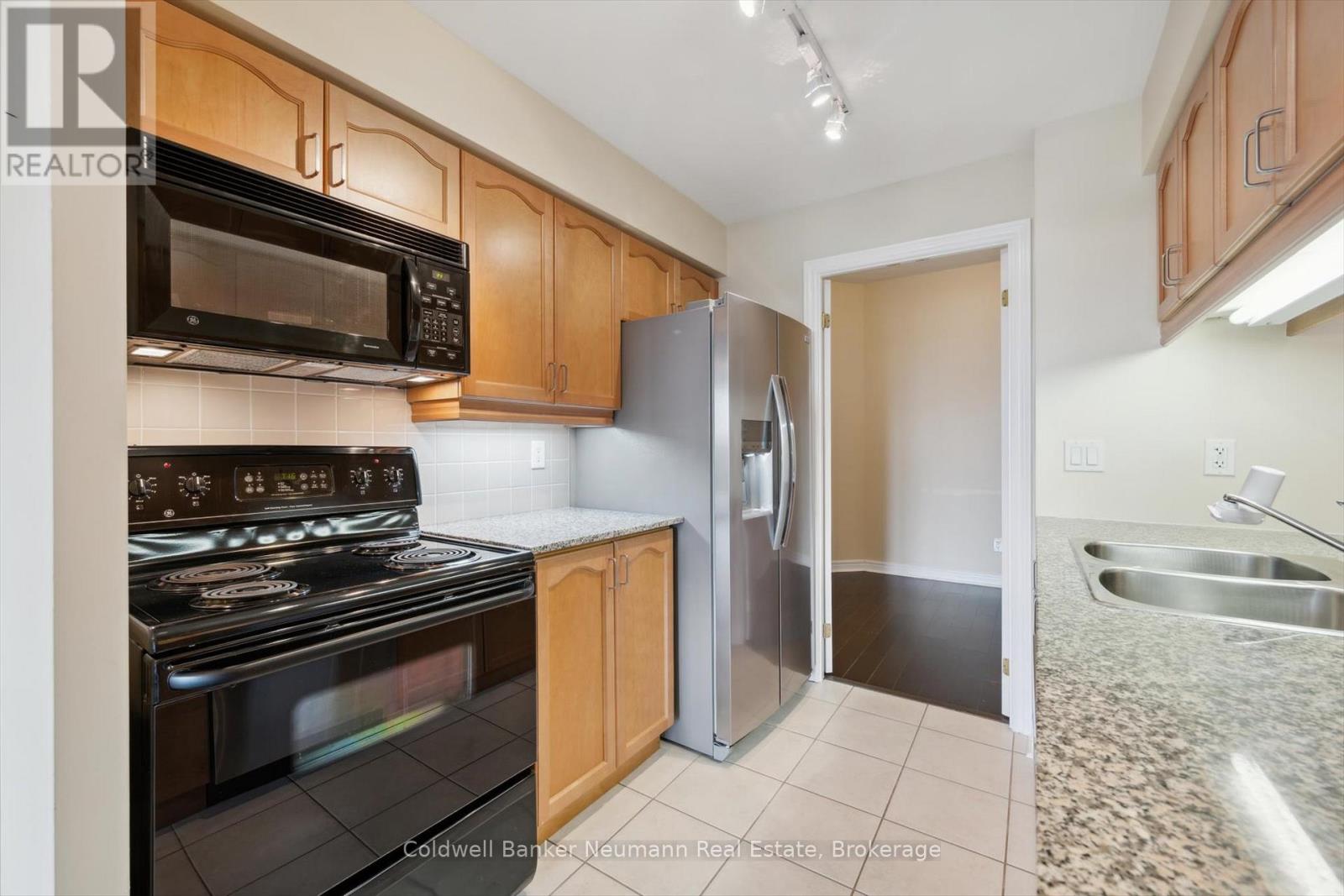 804 - 40 Old Mill Road, Oakville (Oo Old Oakville), Ontario  L6J 7W2 - Photo 13 - W13560540