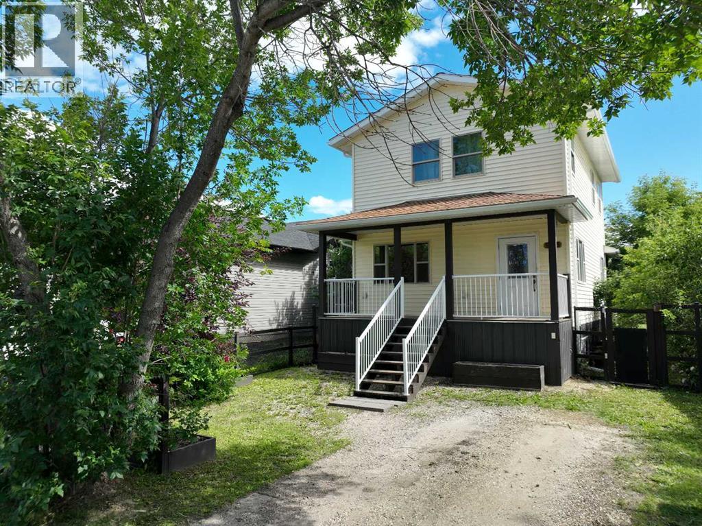 906 3 Avenue, Beaverlodge