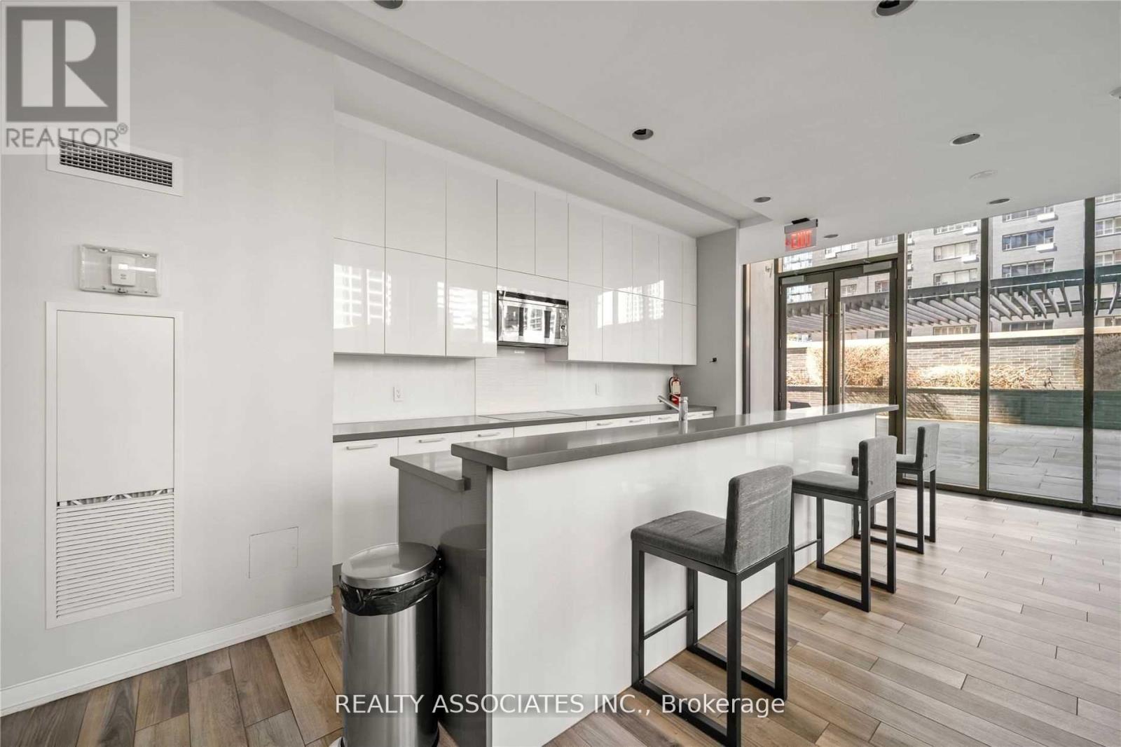 2210 - 33 Charles Street E, Toronto, Ontario  M4Y 0A2 - Photo 10 - C13560420