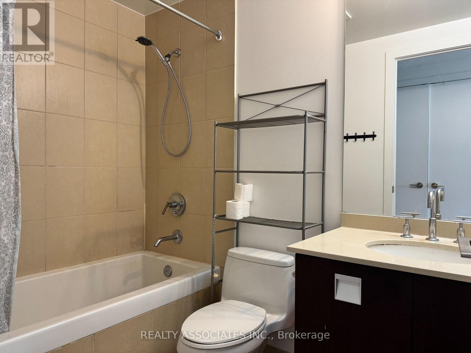 2210 - 33 Charles Street E, Toronto, Ontario  M4Y 0A2 - Photo 5 - C13560420