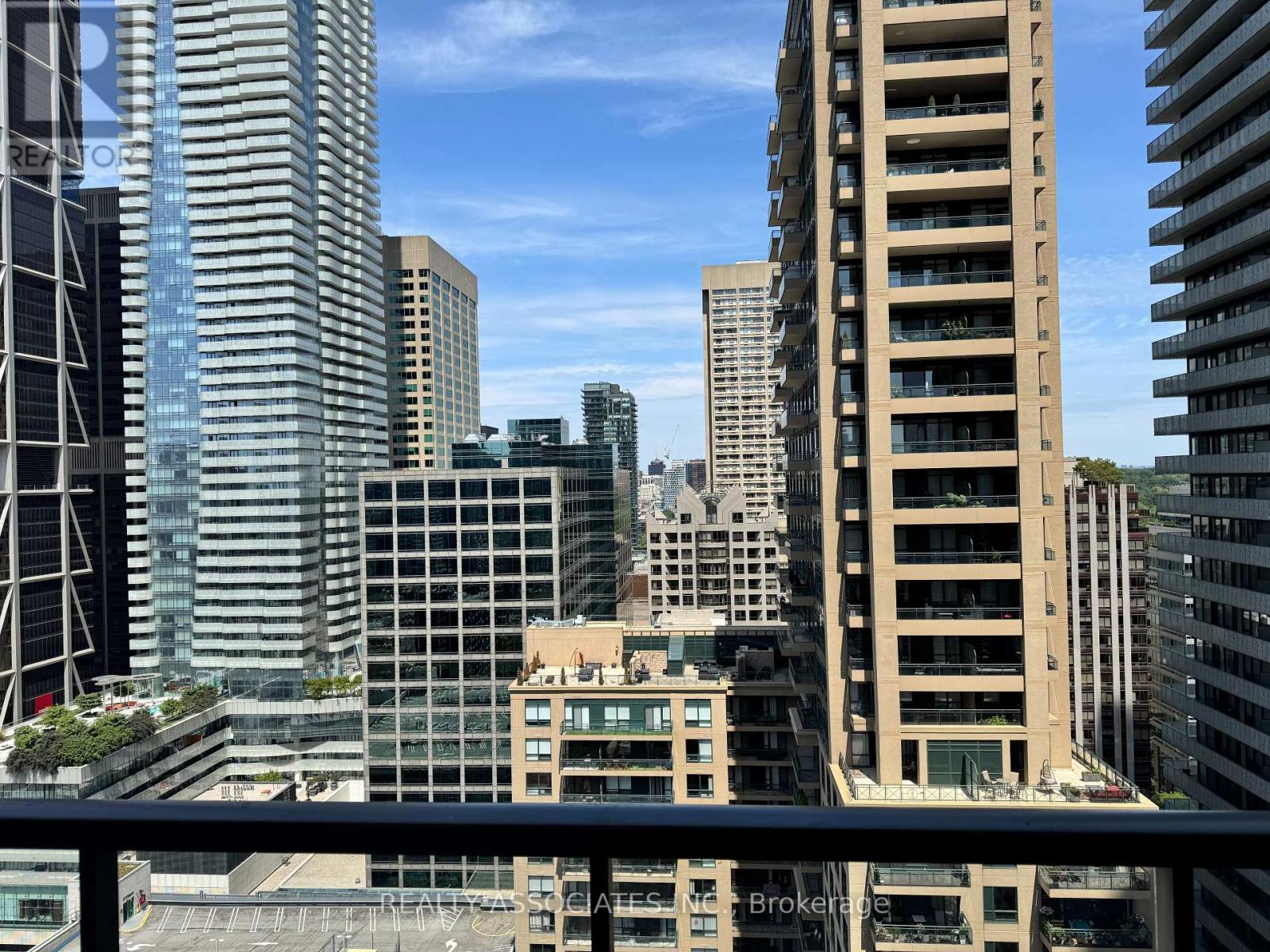 2210 - 33 Charles Street E, Toronto, Ontario  M4Y 0A2 - Photo 6 - C13560420