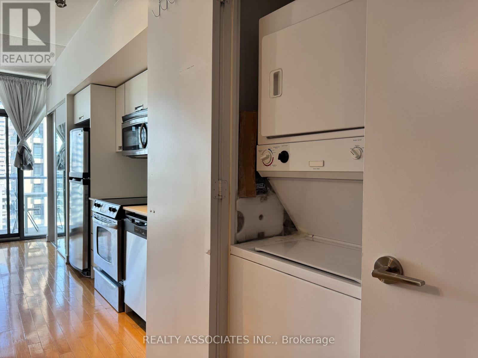 2210 - 33 Charles Street E, Toronto, Ontario  M4Y 0A2 - Photo 7 - C13560420