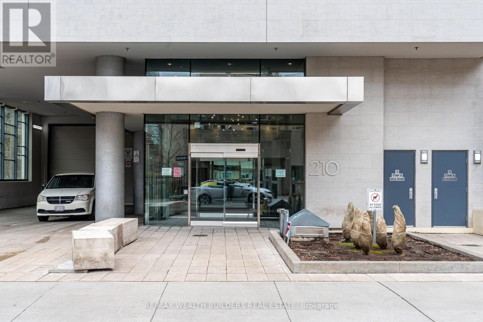 1706 - 210 Simcoe Street, Toronto, Ontario M5T 2W5 - Photo 27 - C13560712