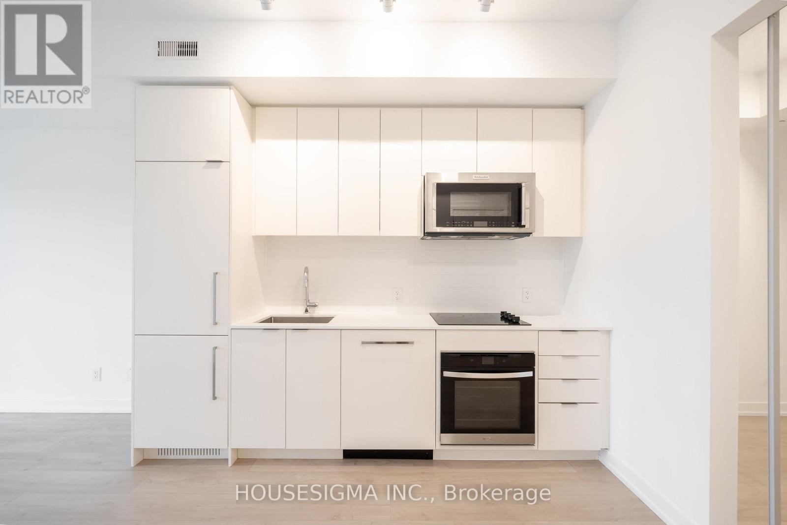 202 - 181 SHEPPARD AVENUE E, Toronto, Ontario