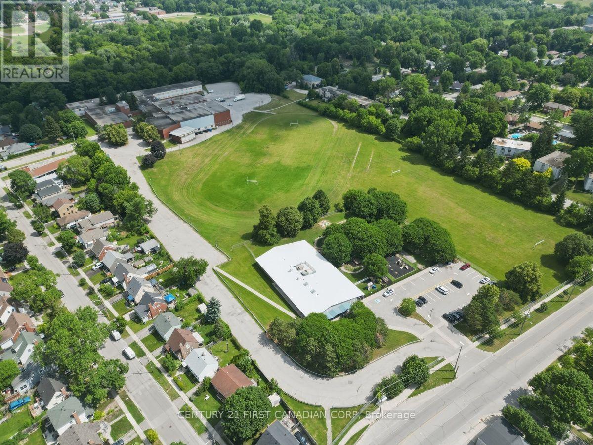 70 Jacqueline Street, London South, Ontario  N5Z 3P7 - Photo 1 - X13560458